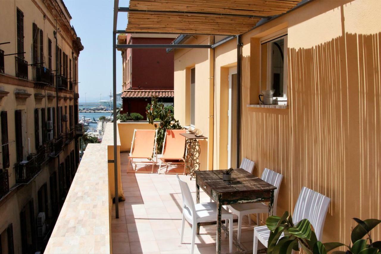 Appartamento Con Terrazza Panoramica In Marina. كالياري المظهر الخارجي الصورة
