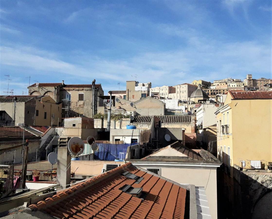 Appartamento Con Terrazza Panoramica In Marina. كالياري المظهر الخارجي الصورة